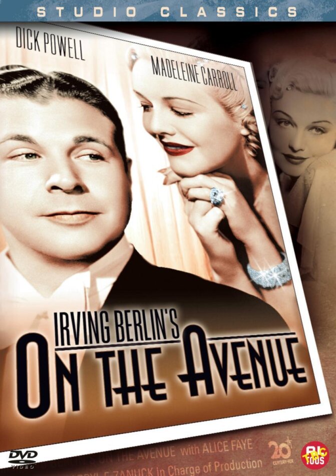On the avenue - Sur l'avenue