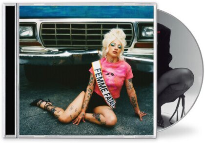 Mon Laferte - Femme Fatale