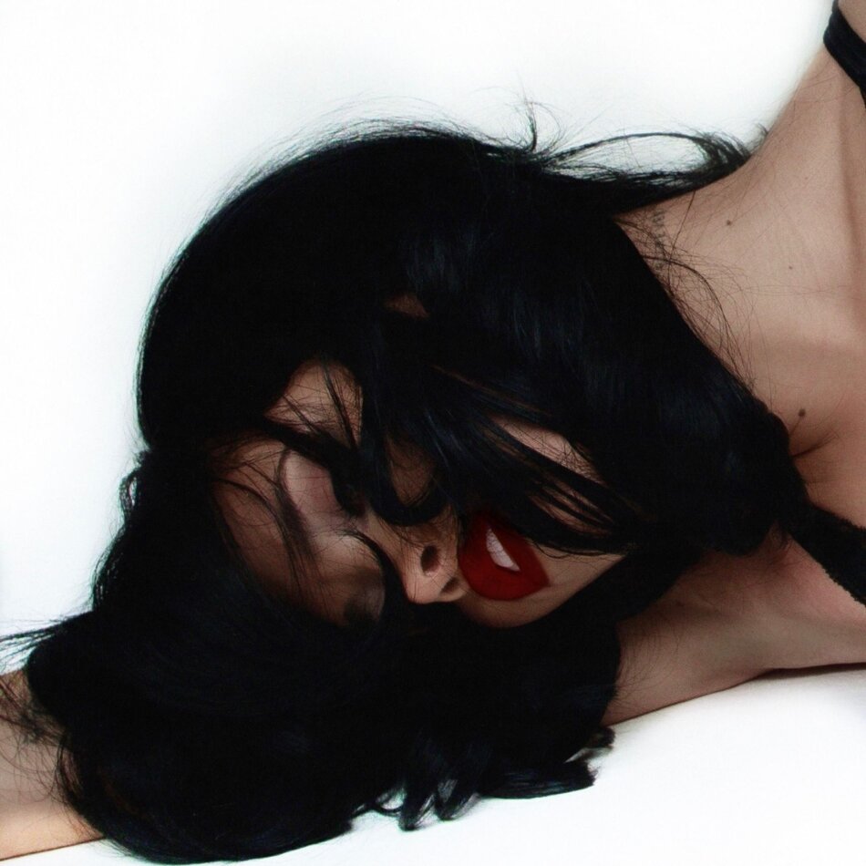 Nessa Barrett - Tough Love